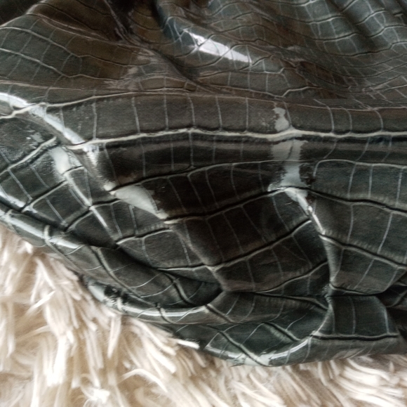 Marc by Marc Jacobs Vintage Blue PATENT LEATHER BAG - Picture 10 of 16